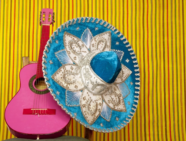 Foto mariachi bordado mexicano sombrero rosa guitarra