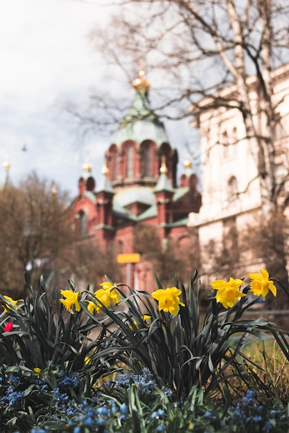 Mariä Himmelfahrt-Kathedrale in Helsinki im Frühling