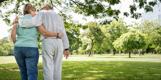 Marido da esposa dos pares que data o conceito do amor do abrandamento