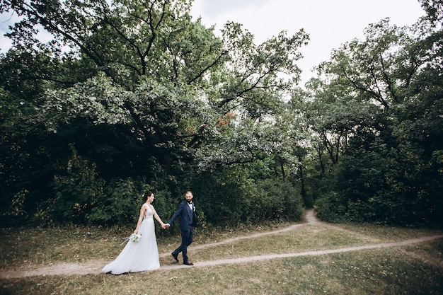 Marido y mujer el día de su boda