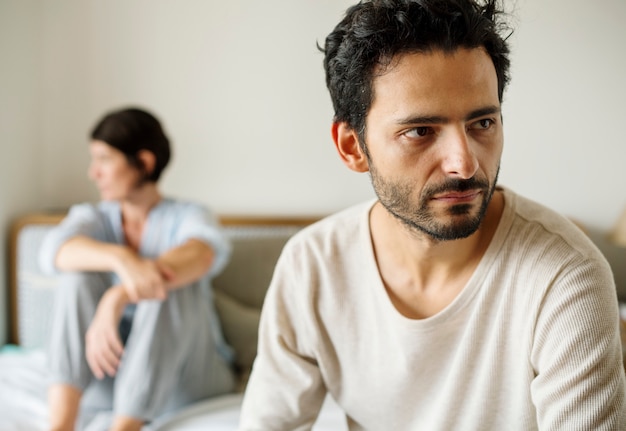 Marido y mujer discutiendo