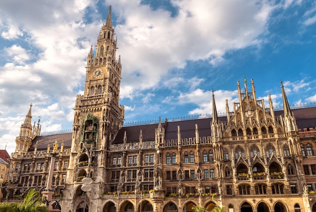 Marienplatz und Rathaus oder Neues Rathaus in München Bayern Deutschland