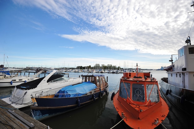 Marina no centro de Helsinque, Finlândia