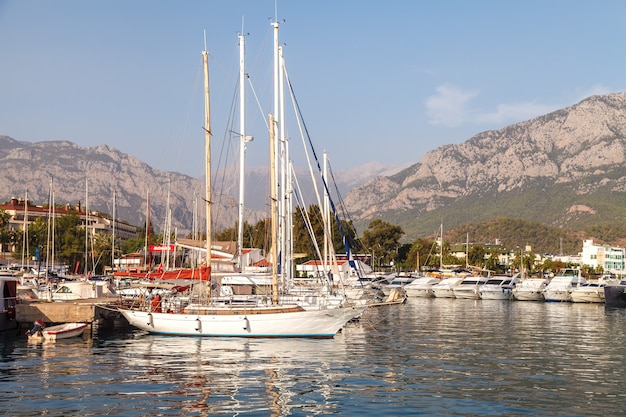 marina no mar Mediterrâneo