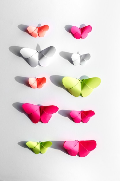 Mariposas de origami multicolores