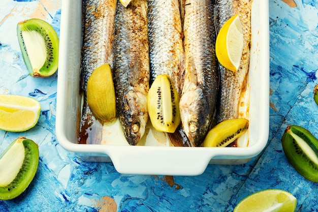 Mariscos pelengas de pescado al horno