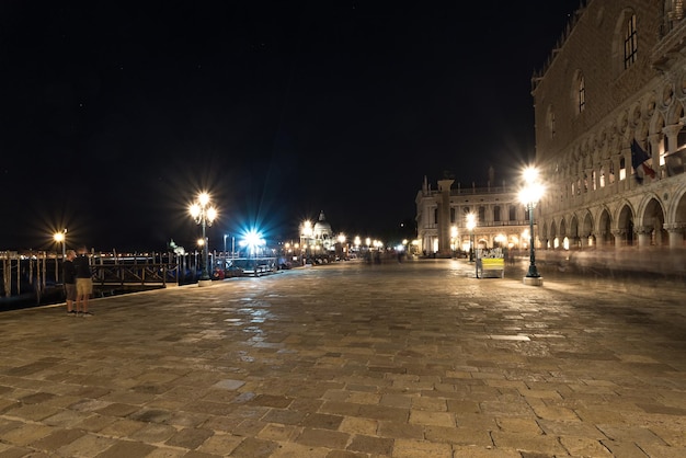 Markusplatz bei Nacht Venedig Italien Europa