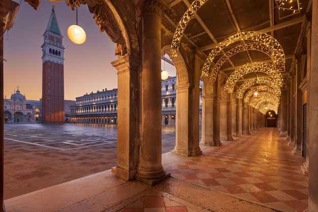 Markusplatz in Venedig Italien