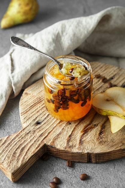 Marmelada de pêra com grãos de café