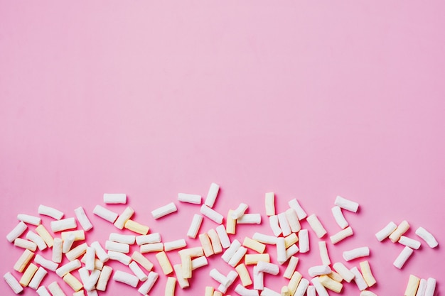 Marshmallows auf Pink