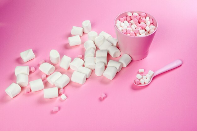 Marshmallows auf Rosa