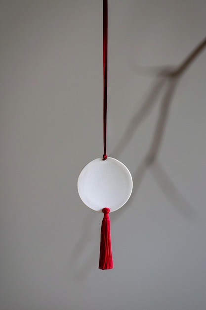 Foto un martisor minimalista