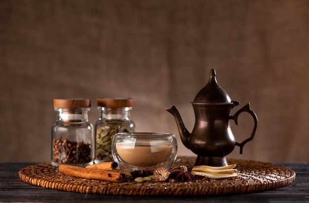 Masala Chai Indischer Tee mit Gewürzen