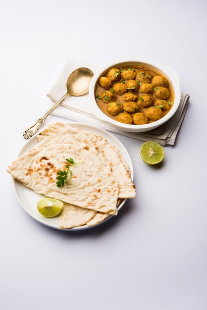 Masala Soya Chunk Curry elaborado con pepitas de soja y especias: alimento rico en proteínas de la India