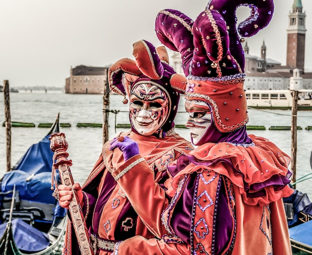 Máscara do carnaval de Veneza durante o carnaval em Veneza Itália