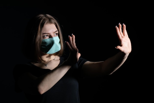 Máscara facial profissional para pessoas com maior risco de infecção