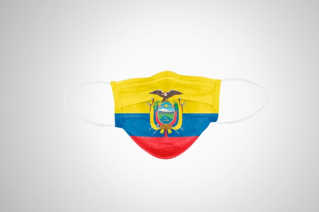 Máscara de protección médica con bandera de Ecuador