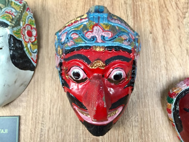 máscaras de arte originales de la cultura indonesia