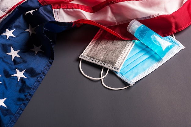 Mascarilla desechable protectora médica para cubrir la boca y la bandera de Estados Unidos