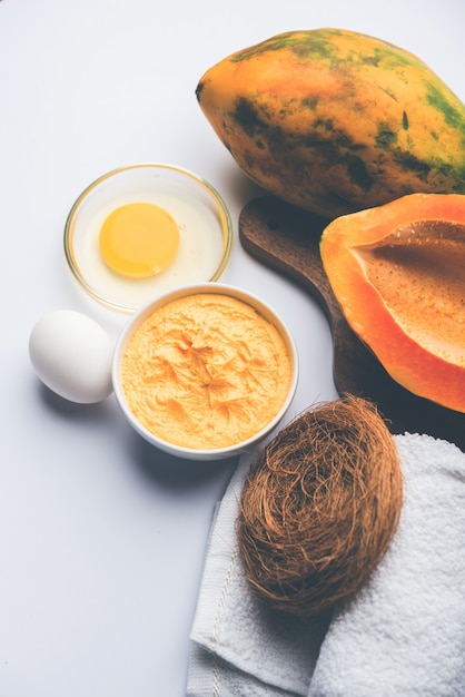 Mascarilla de papaya para el tratamiento del acné, enfoque selectivo