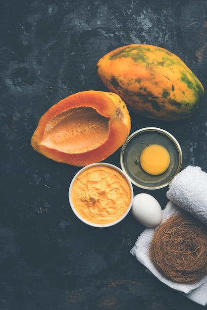 Mascarilla de papaya para el tratamiento del acné, enfoque selectivo