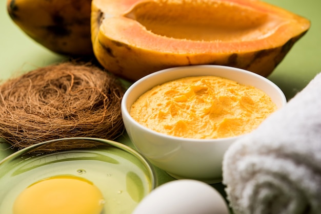 Mascarilla de papaya para el tratamiento del acné, enfoque selectivo