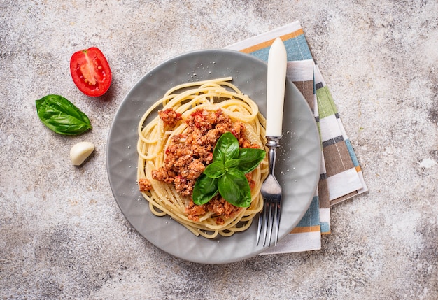 Massa à bolonhesa. espaguete com molho de carne