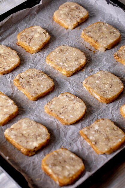 Massa amanteigada caseira para biscoitos açucarados com nozes