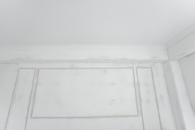 Massa de reparação de paredes no apartamento