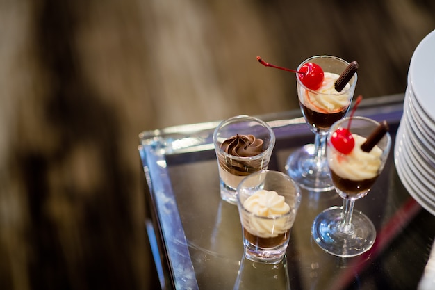 Massa de tiros de copo, comida de bufê de casamento, canapés de míni, sobremesa saborosa, lanches