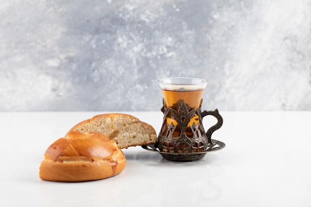Fecho do jogo de chá turco doces doces e chá perfumado