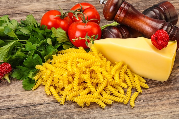 Massa italiana crua Fusilli para cozinhar