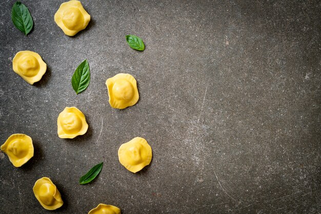 Massa tradicional ravioli italiana - comida italiana