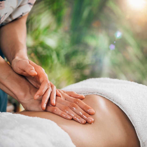 Massagem Ayurveda Estômago