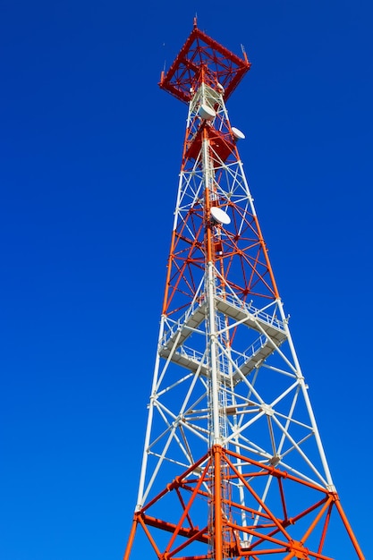 Mástil de torre de telecomunicaciones o antena para telefonía móvil celular gsm