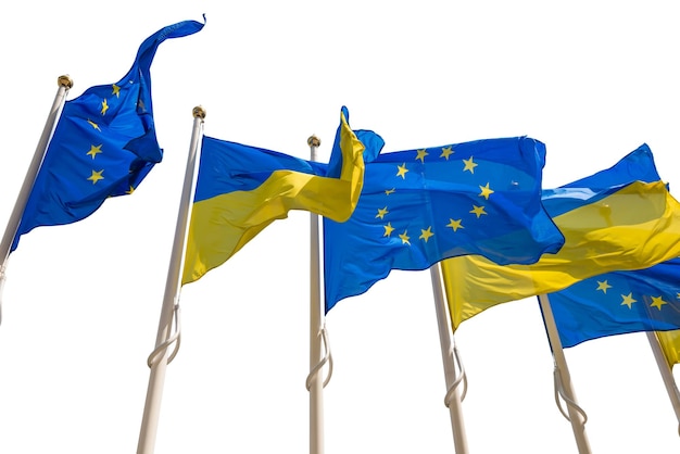 Mastros com bandeiras da União Europeia e Ucrânia