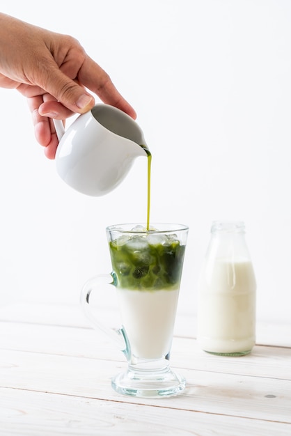 Matcha gelado chá verde com leite