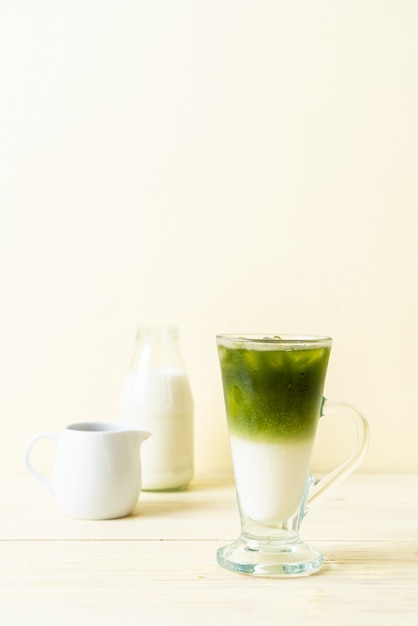Matcha gelado chá verde com leite