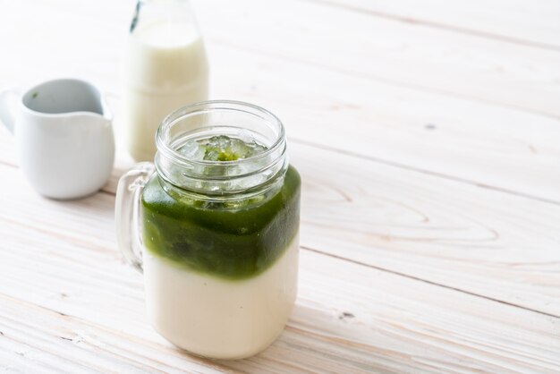 Matcha gelado chá verde com leite