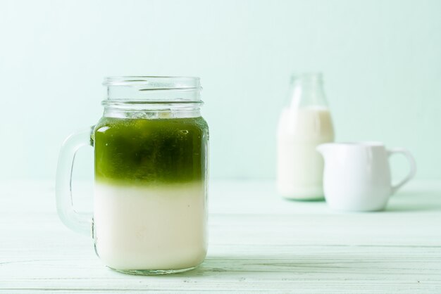 Matcha gelado chá verde com leite