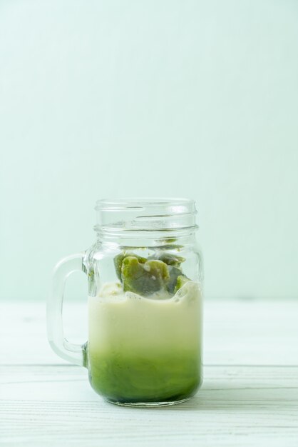 matcha grüner Tee Eiswürfel mit Milch