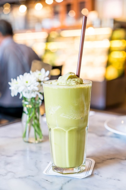 matcha grüner tee frappe