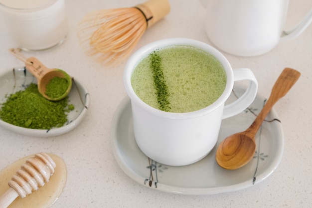 Matcha té verde con leche, bebidas de moda saludables