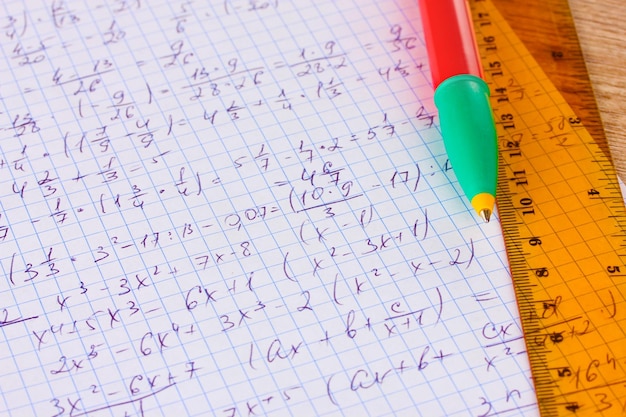 Matemática no close da página do caderno