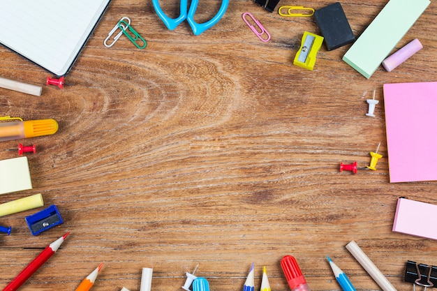 Foto material de escritório da escola em segundo plano