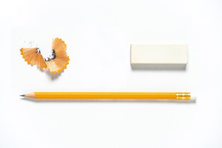 Foto material escolar contra fundo branco