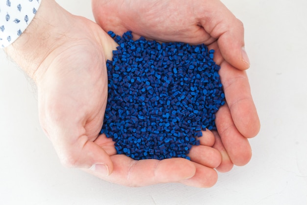 Material sintético azul para la industria del plástico.