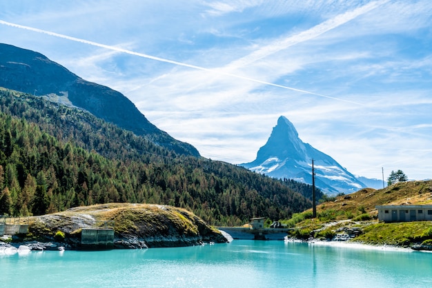 Matterhorn mit Mosjesee in Zermatt