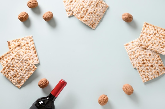 Matzah vermelho kosher e noz pão judeu Feriado de Pessach Comida de Páscoa