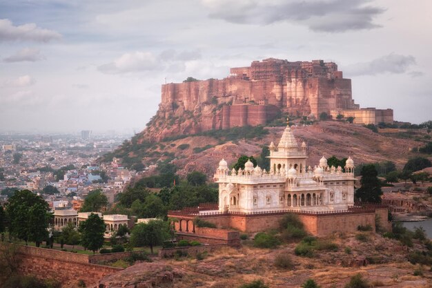 El mausoleo de Jaswanth Thada en Jodhpur, Rajasthan, India